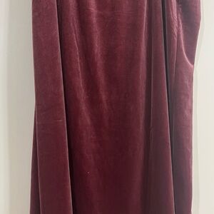 Elegant Velvet Skirt in Rich Burgundy